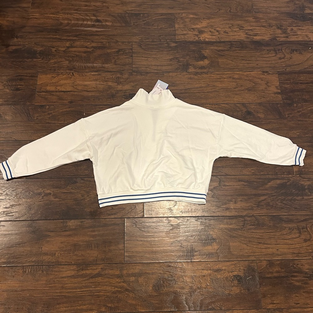 JoyLab Cropped Pullover with Flag Patch NWT - Picture 5 of 5